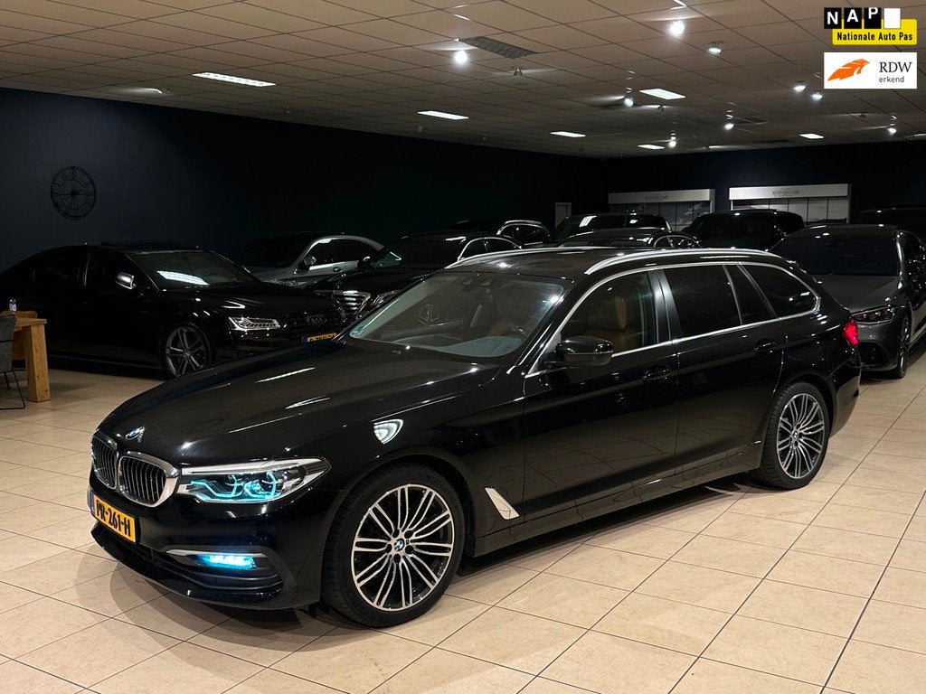 BMW 5-serie Touring 520i High Executive/Memory/LED/Leder/Dea, Auto's, Automaat, 1998 cc, Achterwielaandrijving, Gebruikt