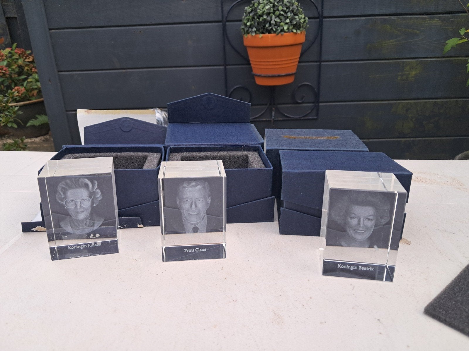 Glazen papier-presses Koningshuis: Juliana, Claus, Beatrix, Verzamelen, Ophalen of Verzenden, Zo goed als nieuw, Nederland, Overige typen
