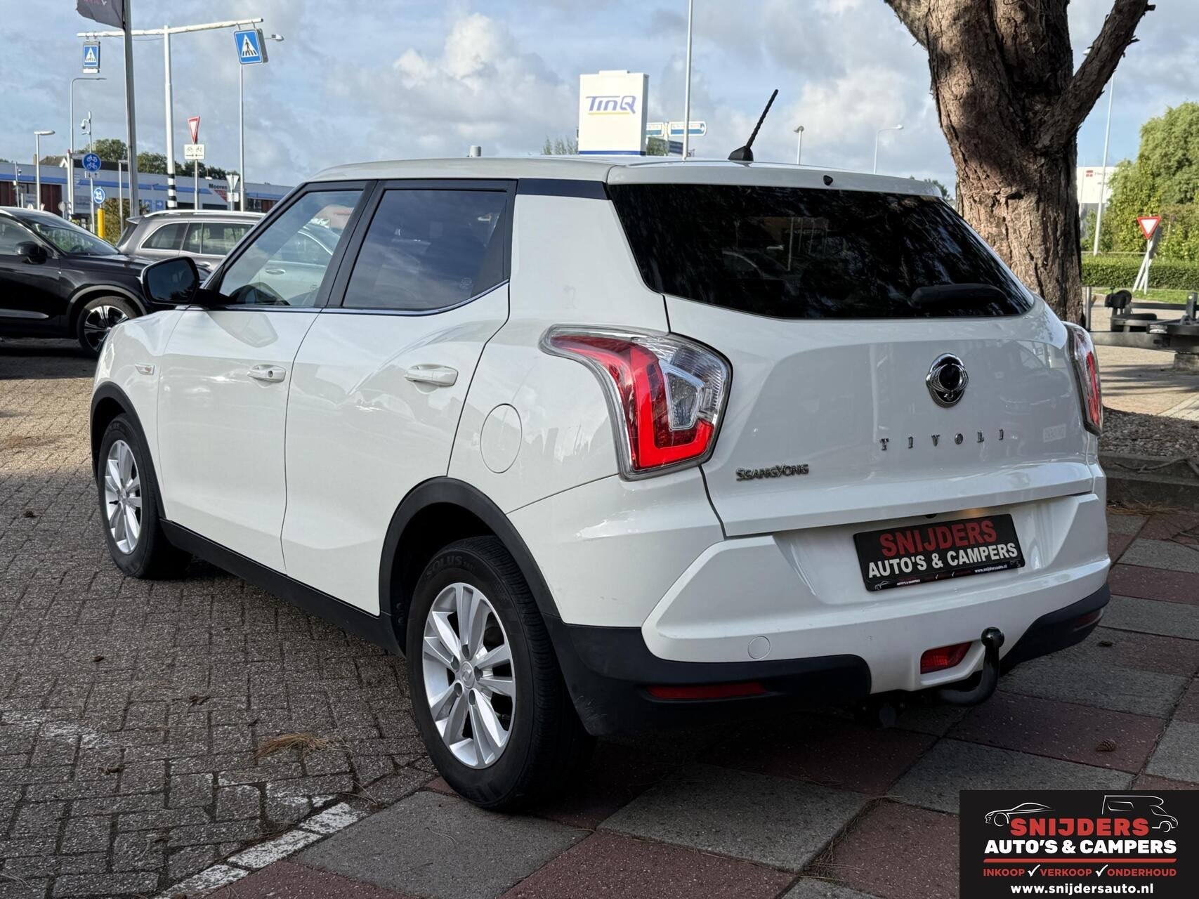 Ssangyong Tivoli 1.6 Quartz hoog zitter mt veel opties, Auto's, Voorwielaandrijving, Stof, Gebruikt, Zwart