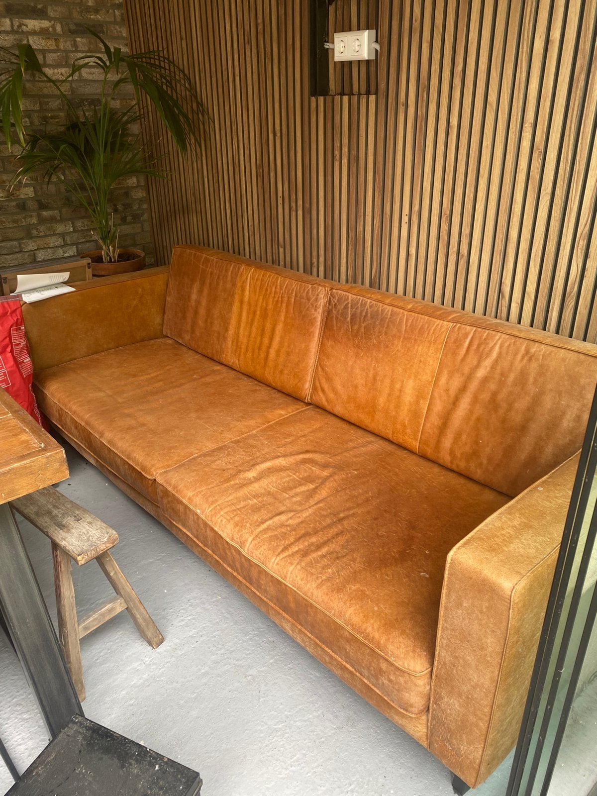 Cognac lederen bank, Huis en Inrichting, Ophalen, Zo goed als nieuw, 75 tot 100 cm, 200 tot 250 cm