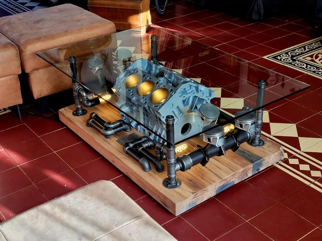 Industriële motorblok salontafel met dynamische verlichting, Ophalen, Glas, 100 tot 150 cm, Nieuw