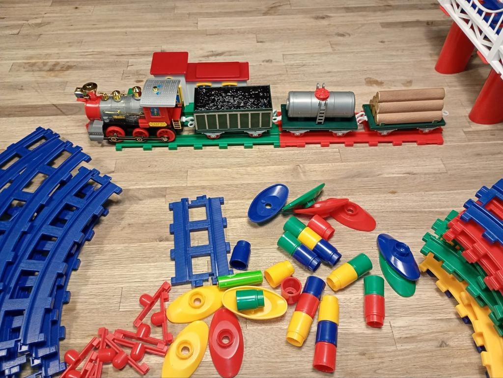 Speelgoed Trein zelfrijdend treinbaan treintje spoorbaan, Ophalen of Verzenden, Gelijkstroom, Overige merken
