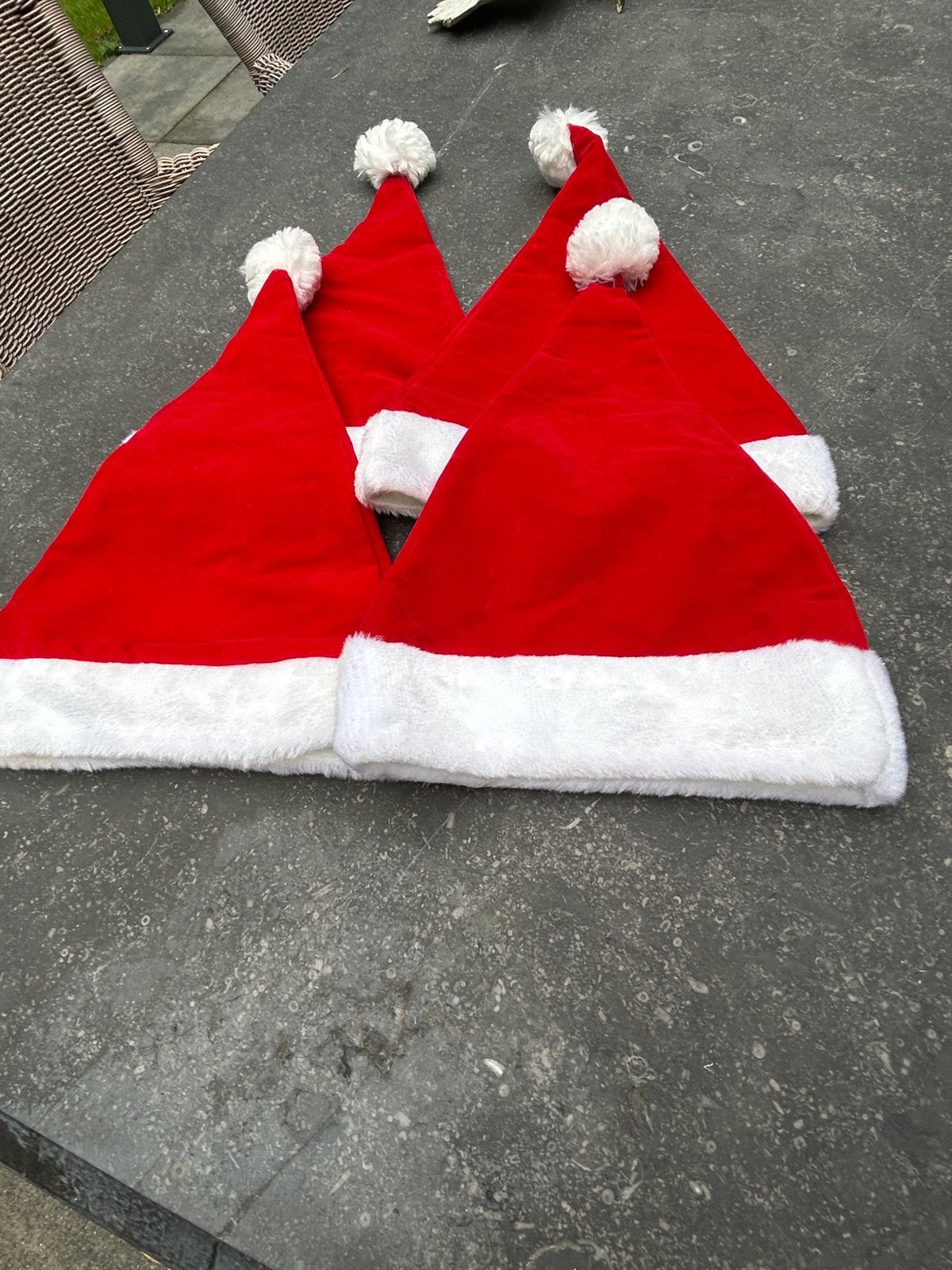 Vier nieuwe feestmutsen / kerstmutsen, Ophalen of Verzenden, Nieuw