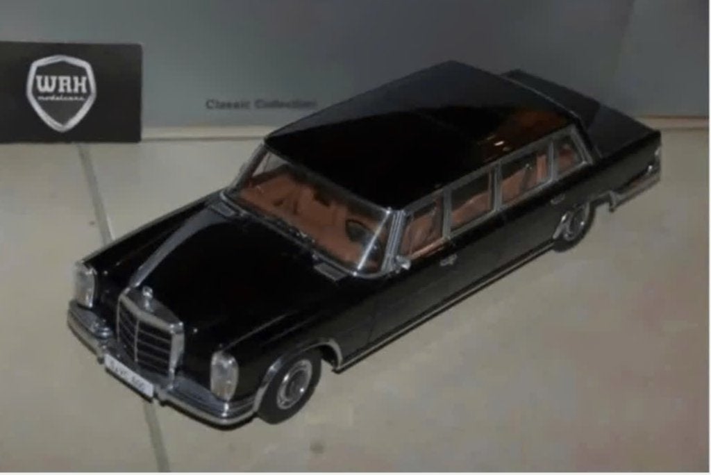1:18 MERCEDES 600 PULLMAN black Autoart dealer zie info WRH, Hobby en Vrije tijd, Modelauto's | 1:18, Verzenden, Zo goed als nieuw