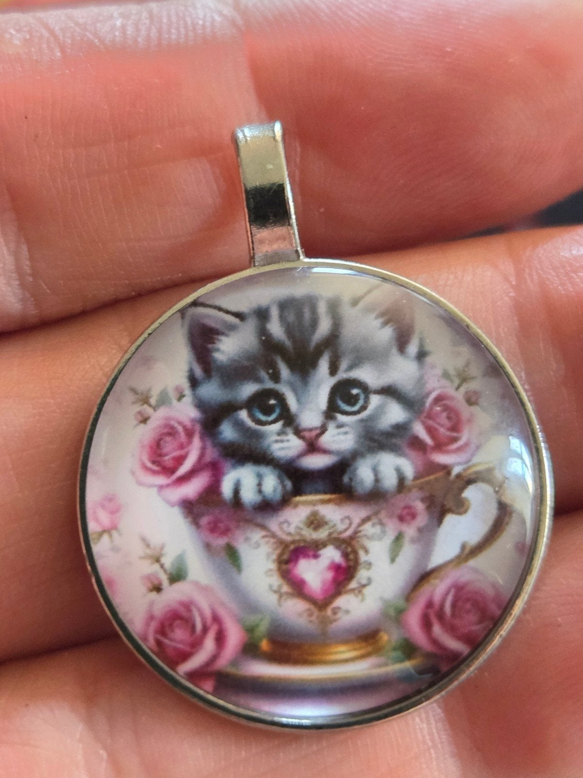 Schattige Kat in Kopje Hanger - Glas, Overige kleuren, Glas of Kristal, Nieuw, Ophalen of Verzenden