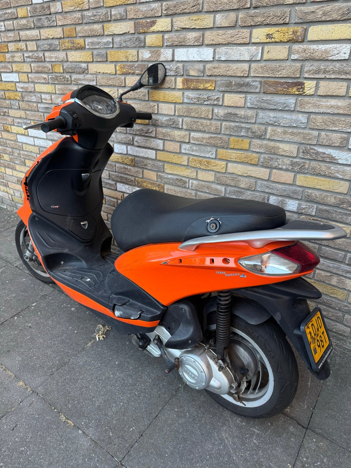 Piaggio Fly 80cc uit 2017 - Uitlaat defect, rijdt nog, Ophalen, Gebruikt, Benzine, Fly