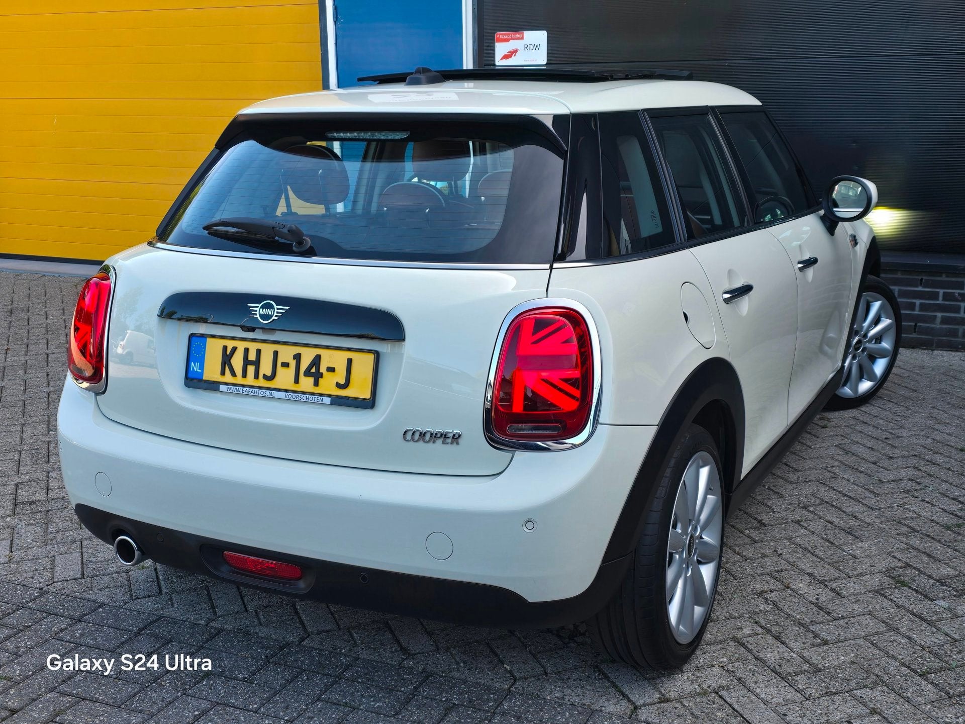 Mini 5-Deurs 1.5 Cooper 60 Years Edition / Aut / 5 Deurs / O, Auto's, Dealer onderhouden, 136 pk, Euro 6, Wit