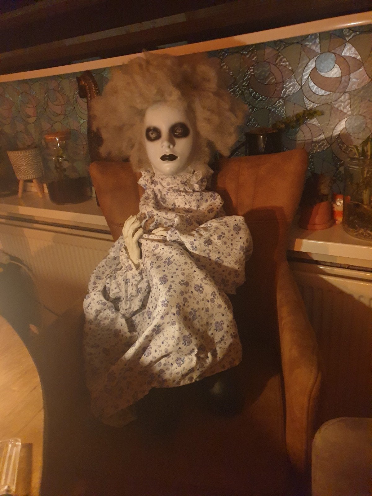 Griezelige pop 75cm - Schreeuwt, beweegt, lichtgevende ogen., Ophalen, Gebruikt, Halloween of Griezel