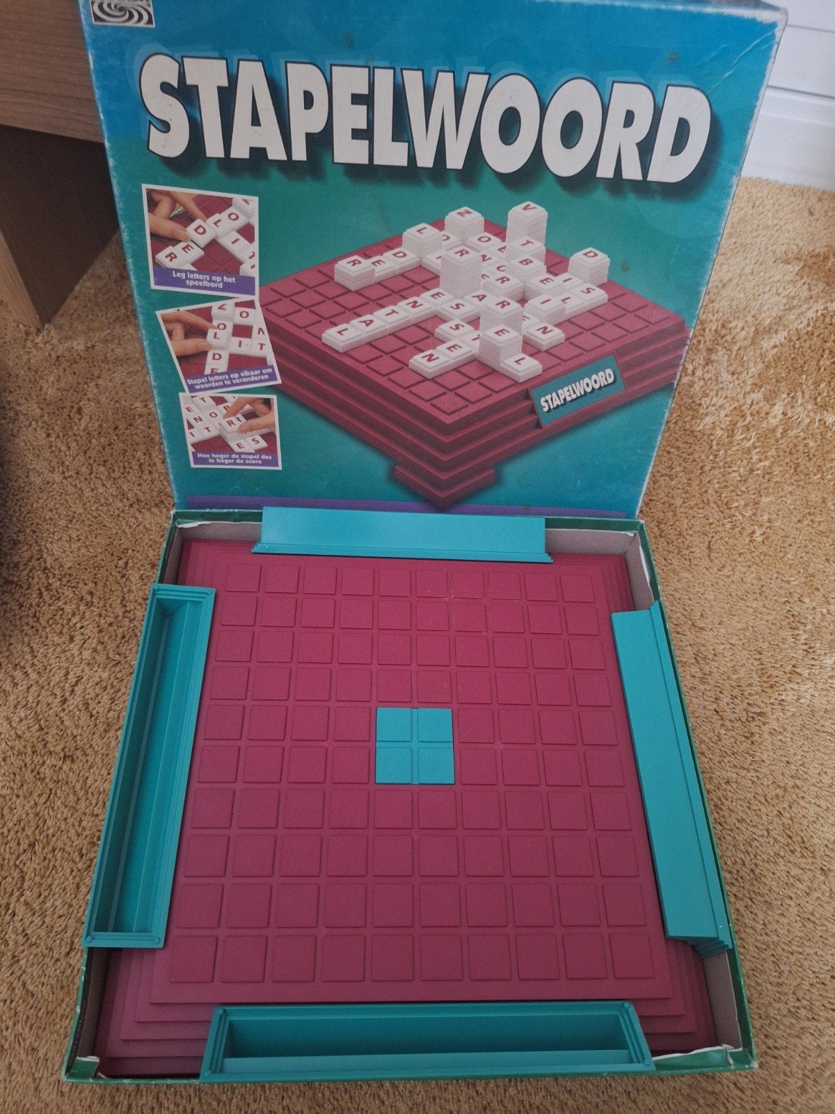 Stapelwoord bordspel - Klassiek woordspel, Drie of vier spelers, Ophalen, Zo goed als nieuw, Sio