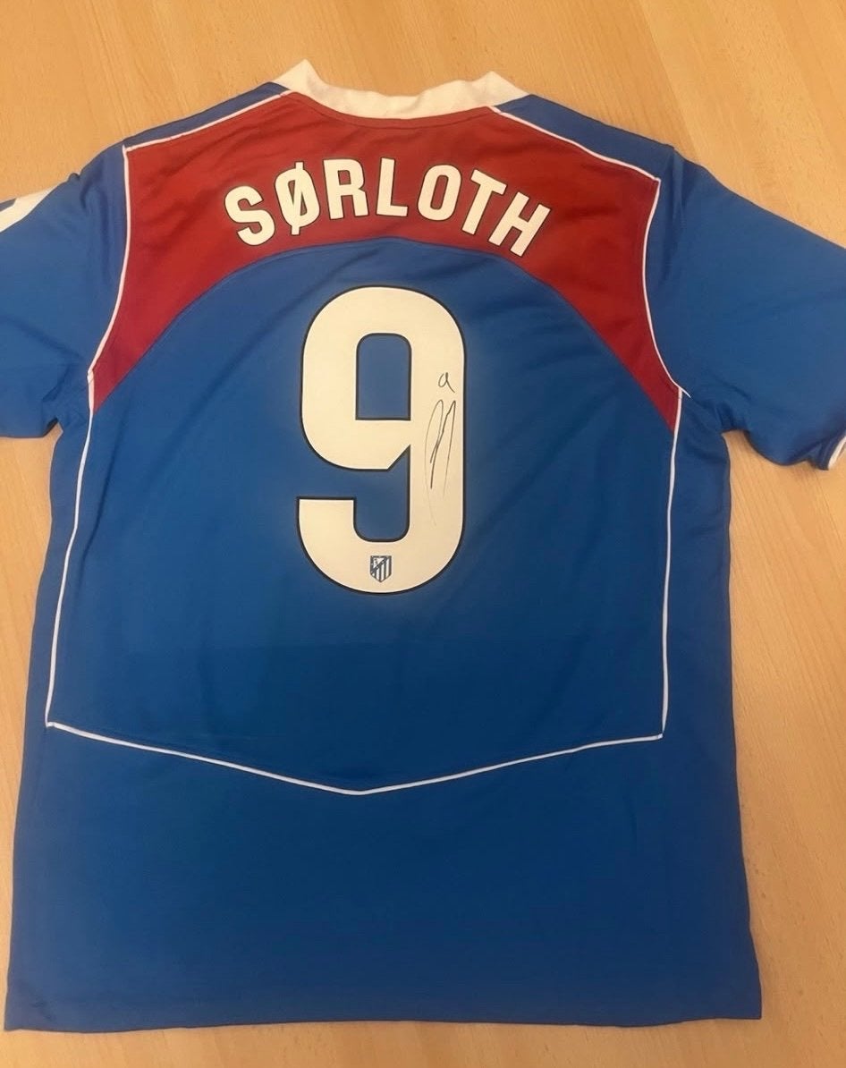 Gesigneerd Sørloht voetbalshirt met fotobewijs!, Maat M, Ophalen of Verzenden, Zo goed als nieuw, Shirt