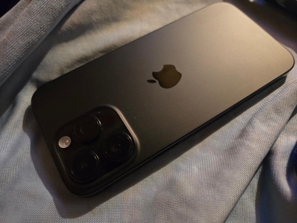 iPhone 16 Pro Max 1TB Zwart Titanium + Accessoires, Telecommunicatie, Mobiele telefoons | Apple iPhone, Zwart, Ophalen of Verzenden