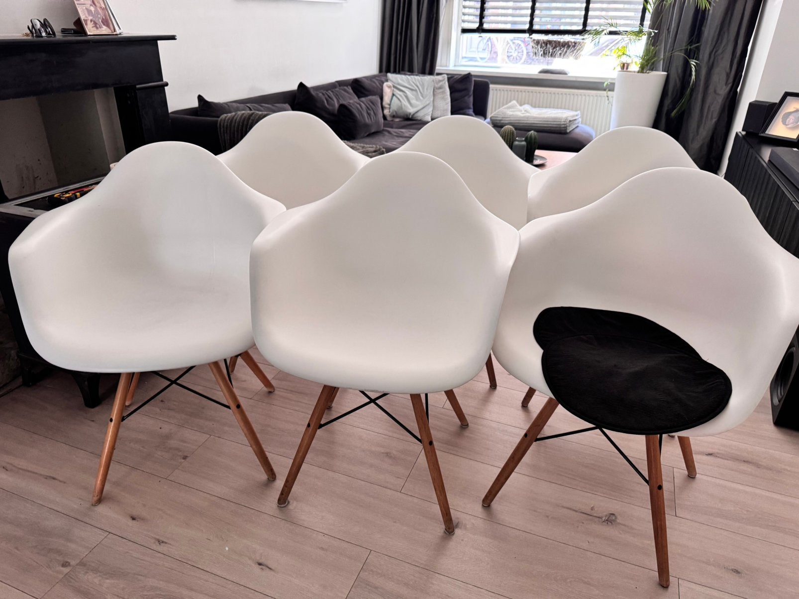Eames stoelen, Huis en Inrichting, Ophalen, Kunststof, Zwart, Zo goed als nieuw