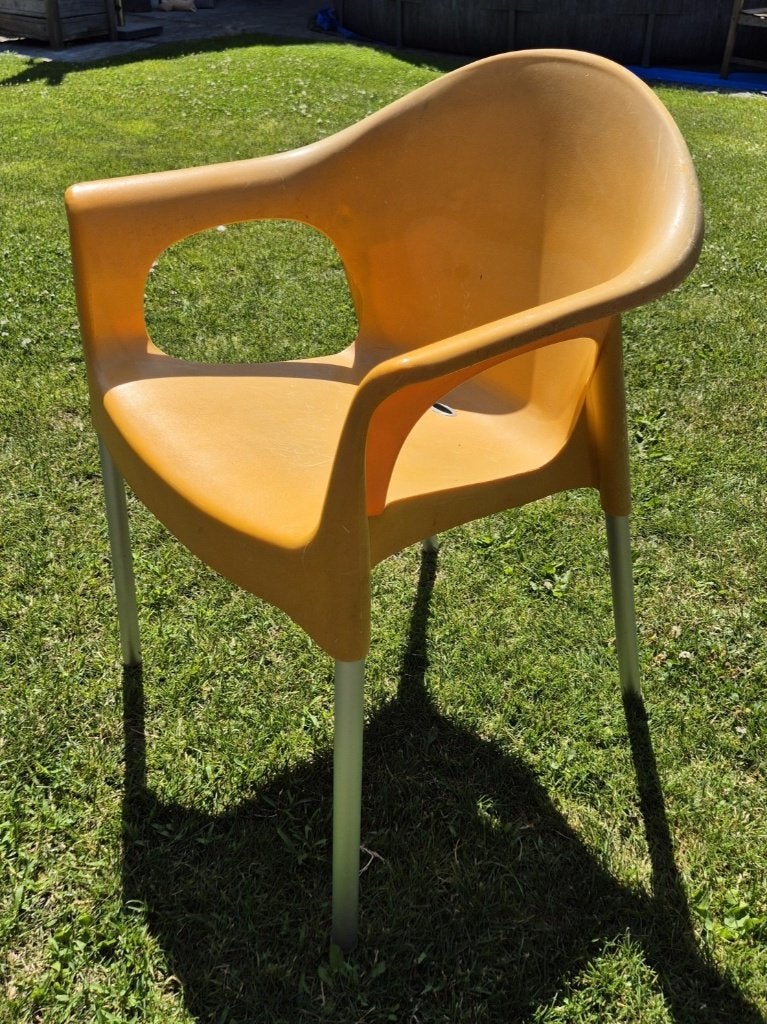 *** GRATIS  |  4 Tuinstoelen  |  Geel  |  GRATIS ***, Ophalen, Gebruikt, Kunststof, Stapelbaar