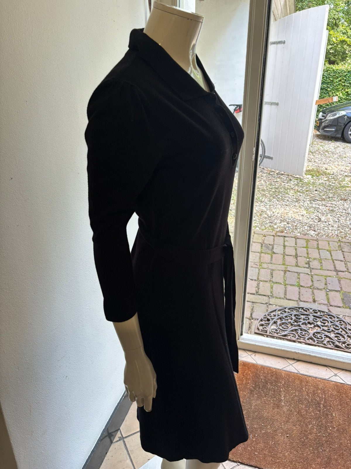 In Wear zwarte mooie jurk L met leuke details, Ophalen of Verzenden, Zo goed als nieuw, Zwart