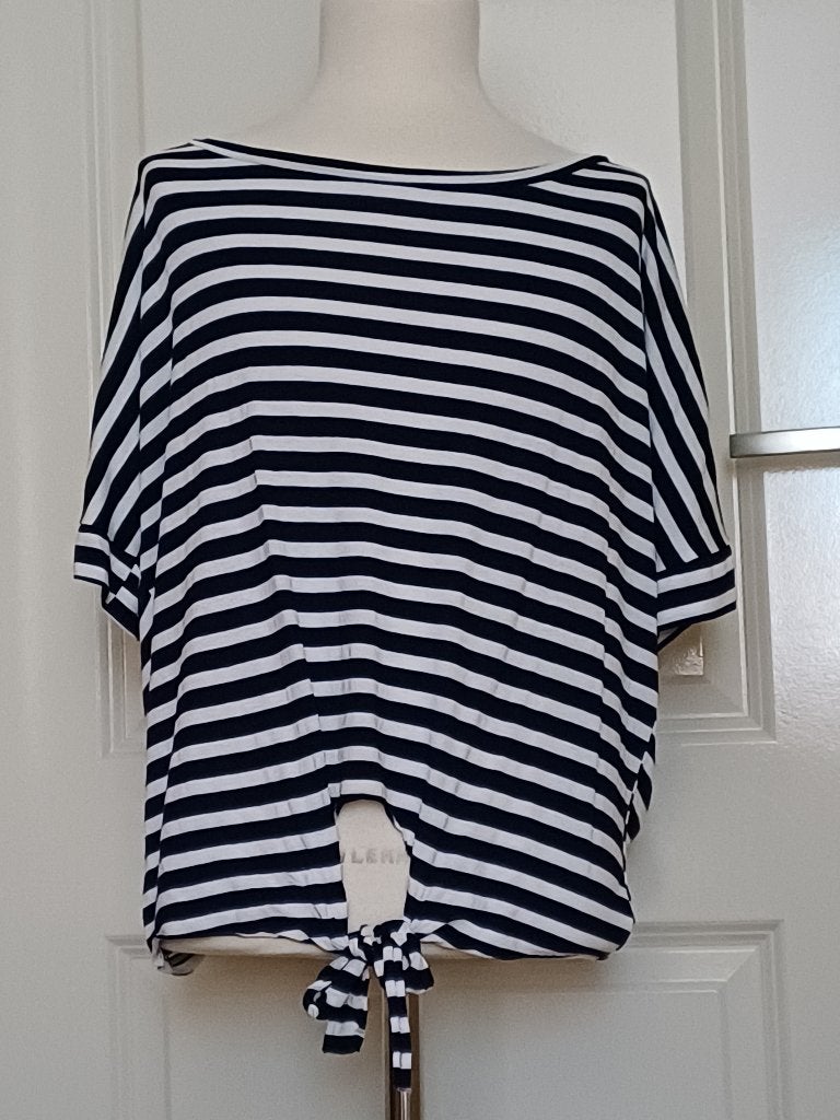 T-Shirt Zwart Wit Open Schouders S  36 38 i.z.gs. ( Jool ), Kleding | Dames, T-shirts, Wit, Ophalen of Verzenden, Zo goed als nieuw