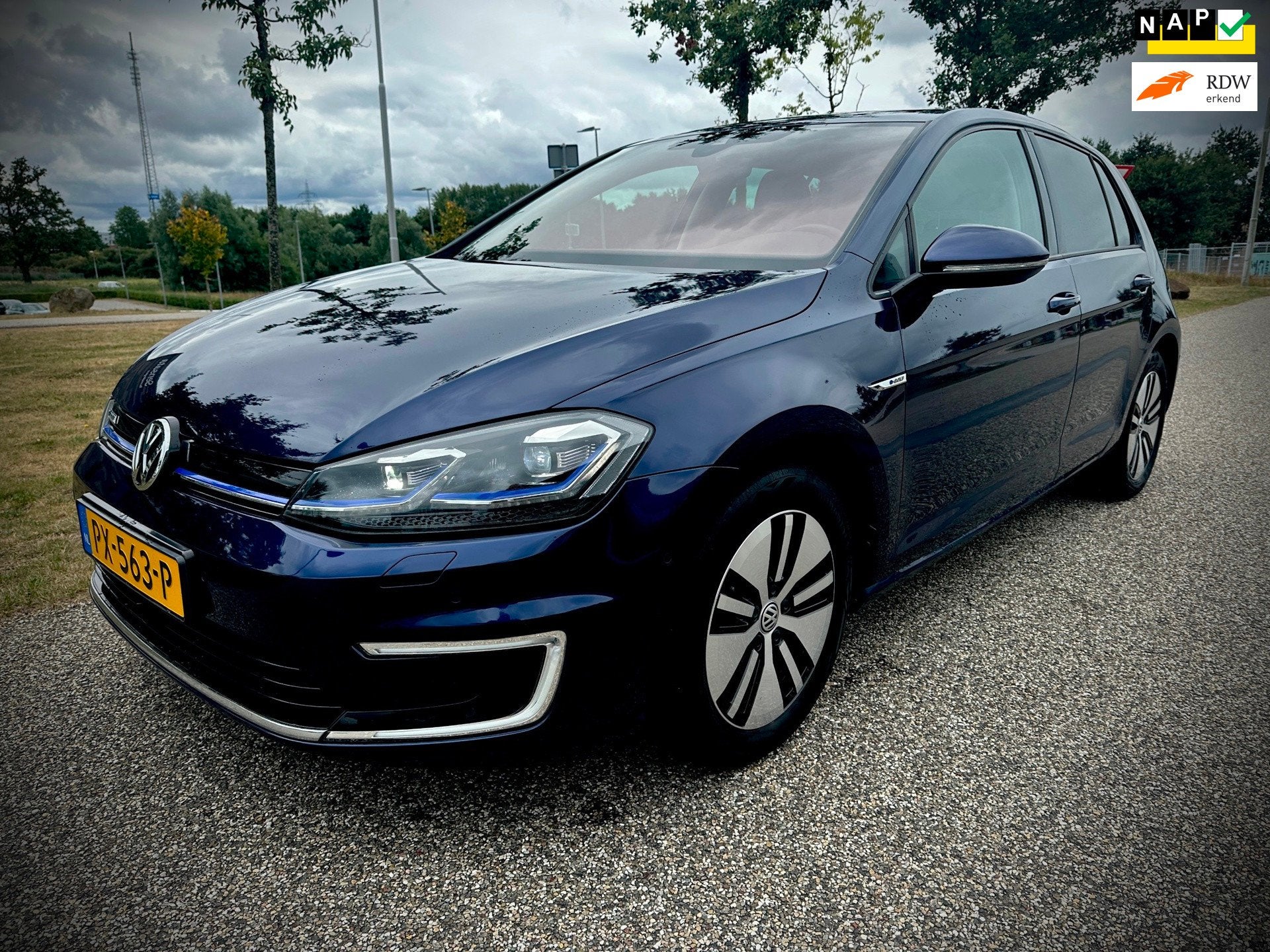 Volkswagen E-Golf 7,5 VIRTUAL COCKPIT, LEER, AFN TREKHAAK, N, Auto's, Volkswagen, 136 pk, Gebruikt, Zwart, 35 kWh