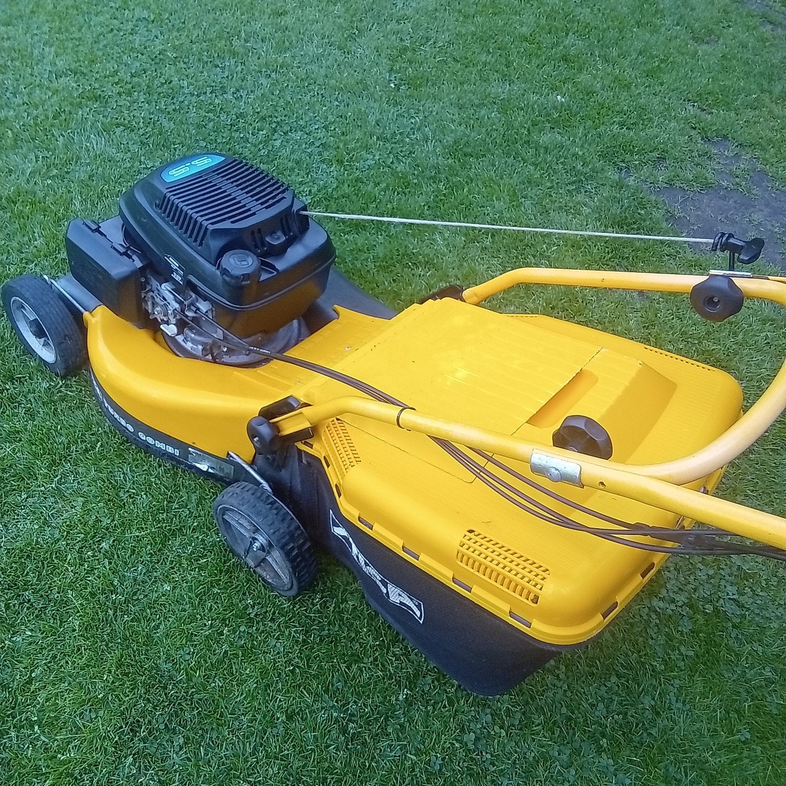Stiga grasmaaier zelfrijdend benzine maaier, Ophalen, Cirkelmaaier, Gebruikt, Stiga