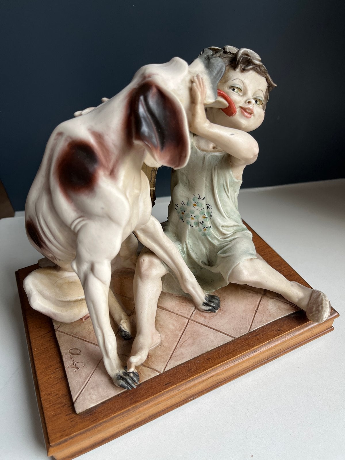 Capodimonte Beeldje: Meisje met Hond - Handgemaakt, Ophalen of Verzenden