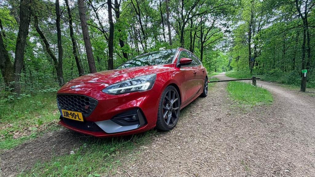 Ford Focus 2.3 207KW 2020 Rood, 2261 cc, Stationwagon, 1600 kg, 750 kg