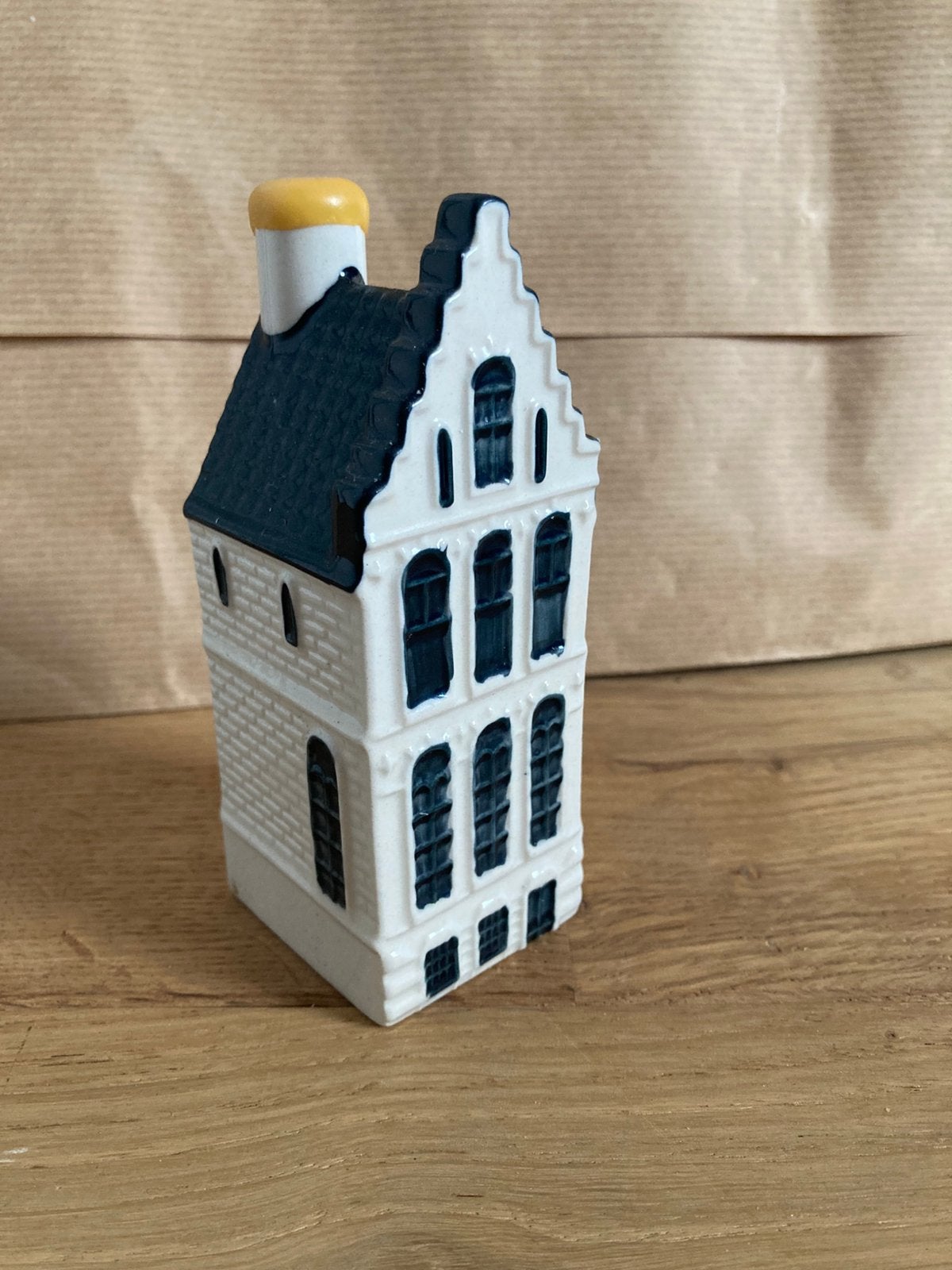 KLM huisje nummer 52, Ophalen of Verzenden, Zo goed als nieuw, 41 t/m 60, Gevuld