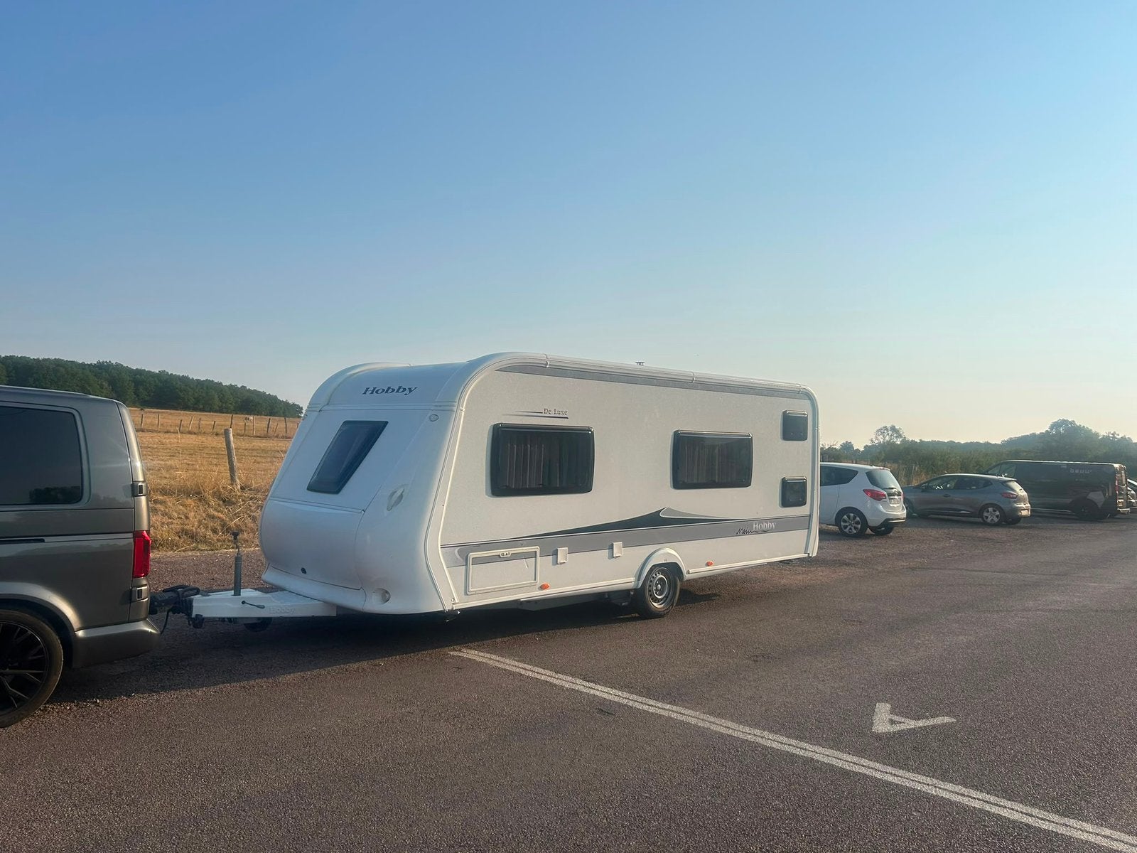 Hobby 540 KMFe De Luxe 2013 | Mover | Airco | Compleet, Vast bed, Hobby, Treinzit, Particulier