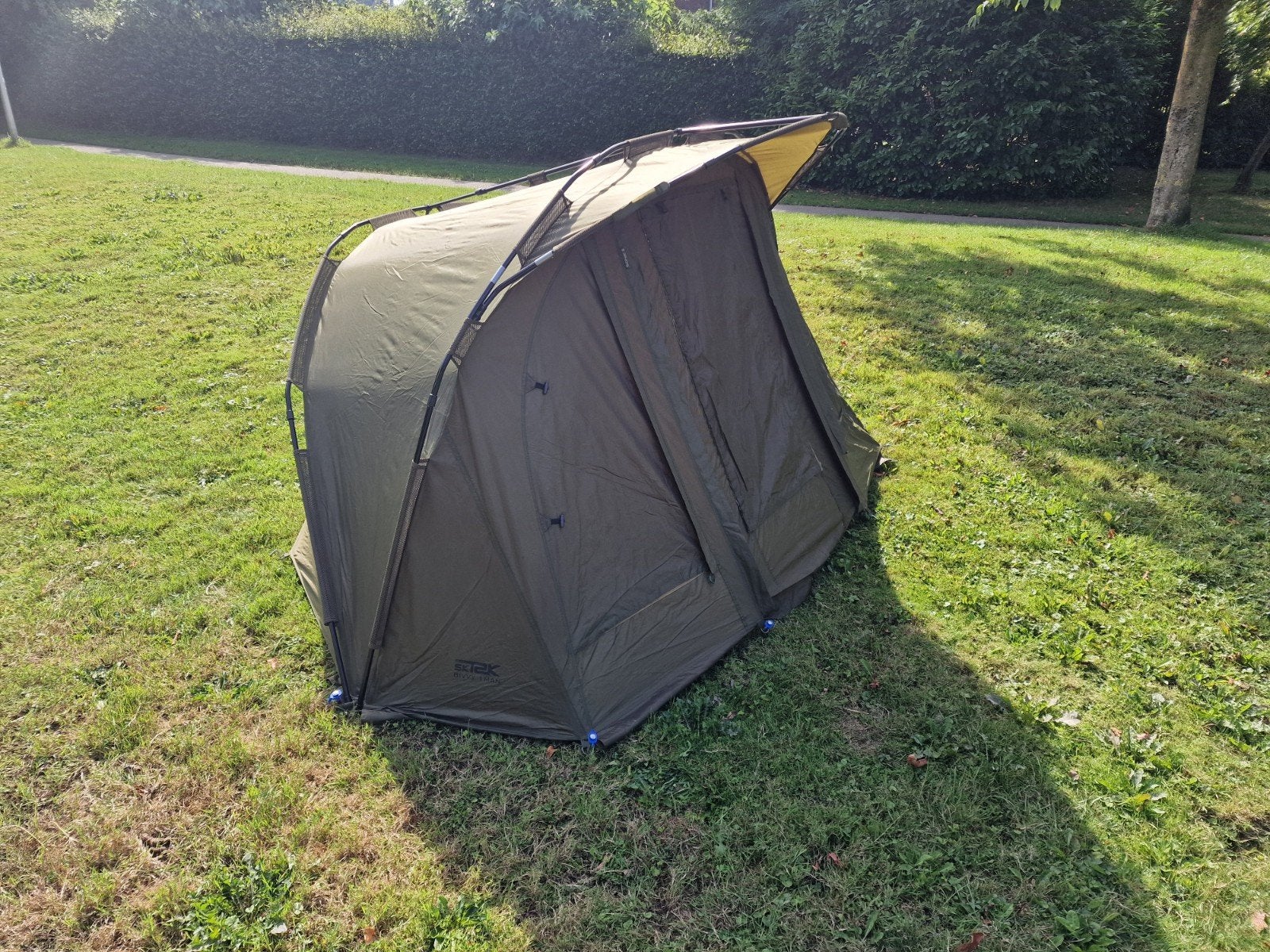Zeer nette Sonik bivy tent met grondzeil, Ophalen, Gebruikt, Tot en met 2