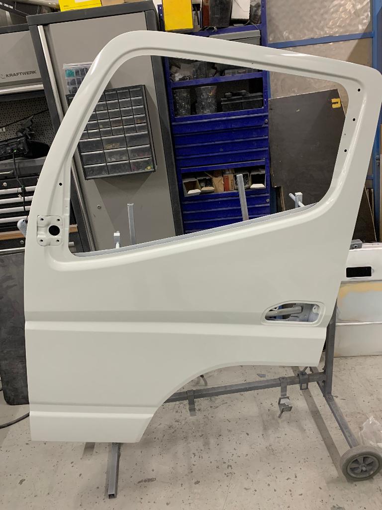 Mitsubishi Canter portier LV, Auto-onderdelen, Ophalen, Deur, Voor, Nieuw