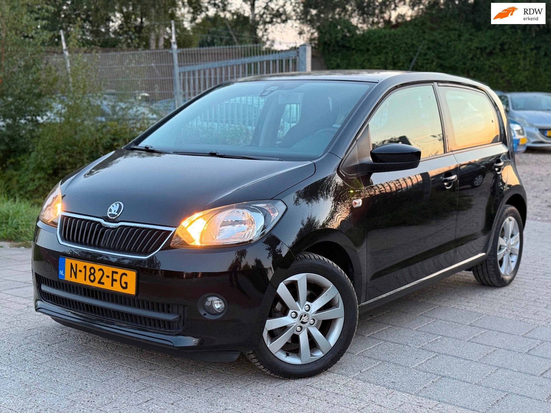 Skoda Citigo 1.0 Greentech Elegance AIRCO CRUISE PDC, Auto's, Voorwielaandrijving, Gebruikt, 60 pk, Zwart