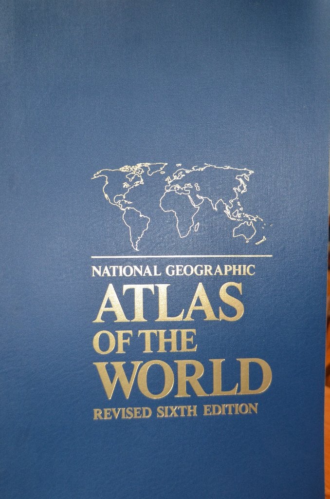 National Geographic Atlas of the world, Boeken, Atlassen en Landkaarten, Gelezen, Overige atlassen, Ophalen of Verzenden, 1800 tot 2000