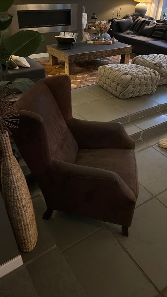 Mooie suede look leer bruine fauteuil, overcompleet, Ophalen, Zo goed als nieuw, 50 tot 75 cm, Leer