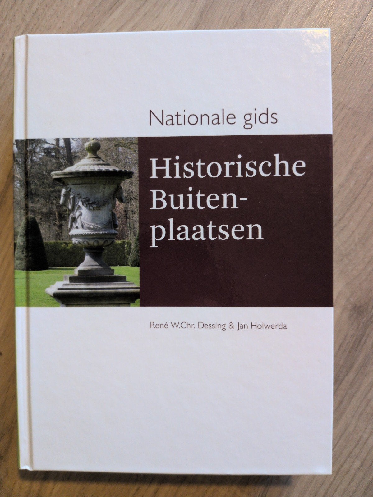 Nationale gids Historische Buitenplaatsen, Boeken, Geschiedenis | Stad en Regio, Ophalen of Verzenden, 20e eeuw of later, Zo goed als nieuw