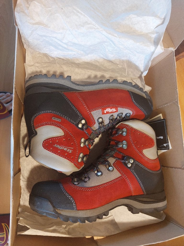 STADLER hoge wandelschoenen maat 39 Nieuw €289,-, Kleding | Dames, Overige kleuren, Nieuw, Wandelschoenen, Ophalen of Verzenden