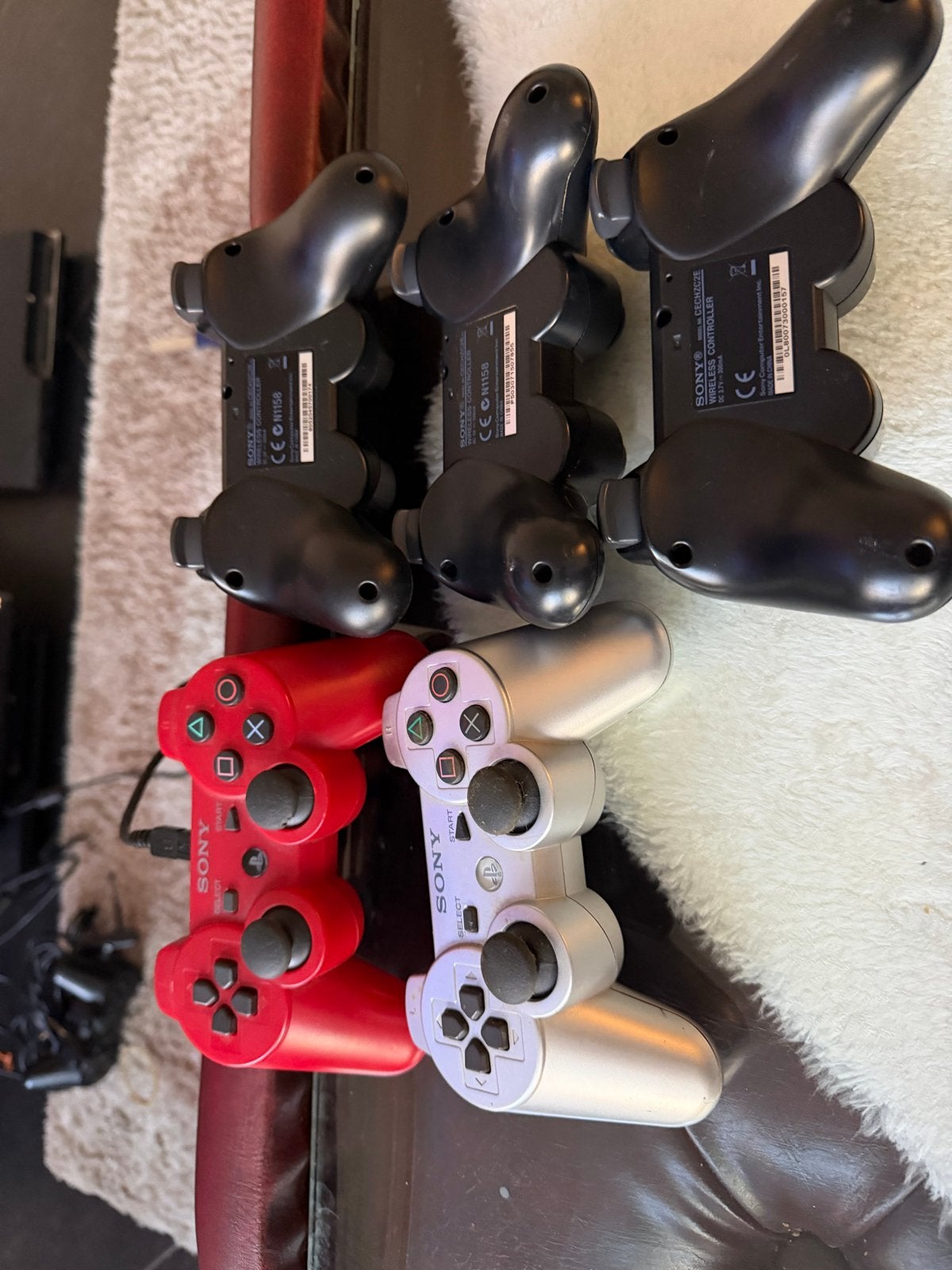 PlayStation 3 Controllers (Rood, Zilver, Zwart) per stuk 15€, 3 spelers of meer, Ophalen of Verzenden, Gebruikt, Eén computer
