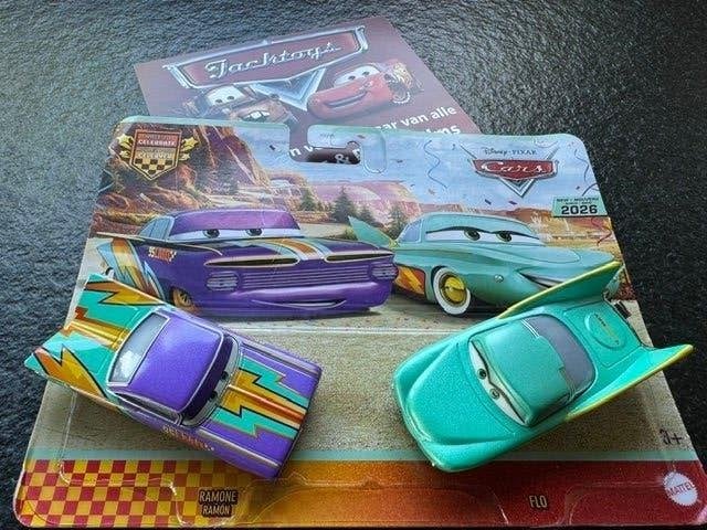 Cars Disney Pixar Ramone & Flo Race to celebrate 2026, Kinderen en Baby's, Speelgoed | Speelgoedvoertuigen, Ophalen of Verzenden