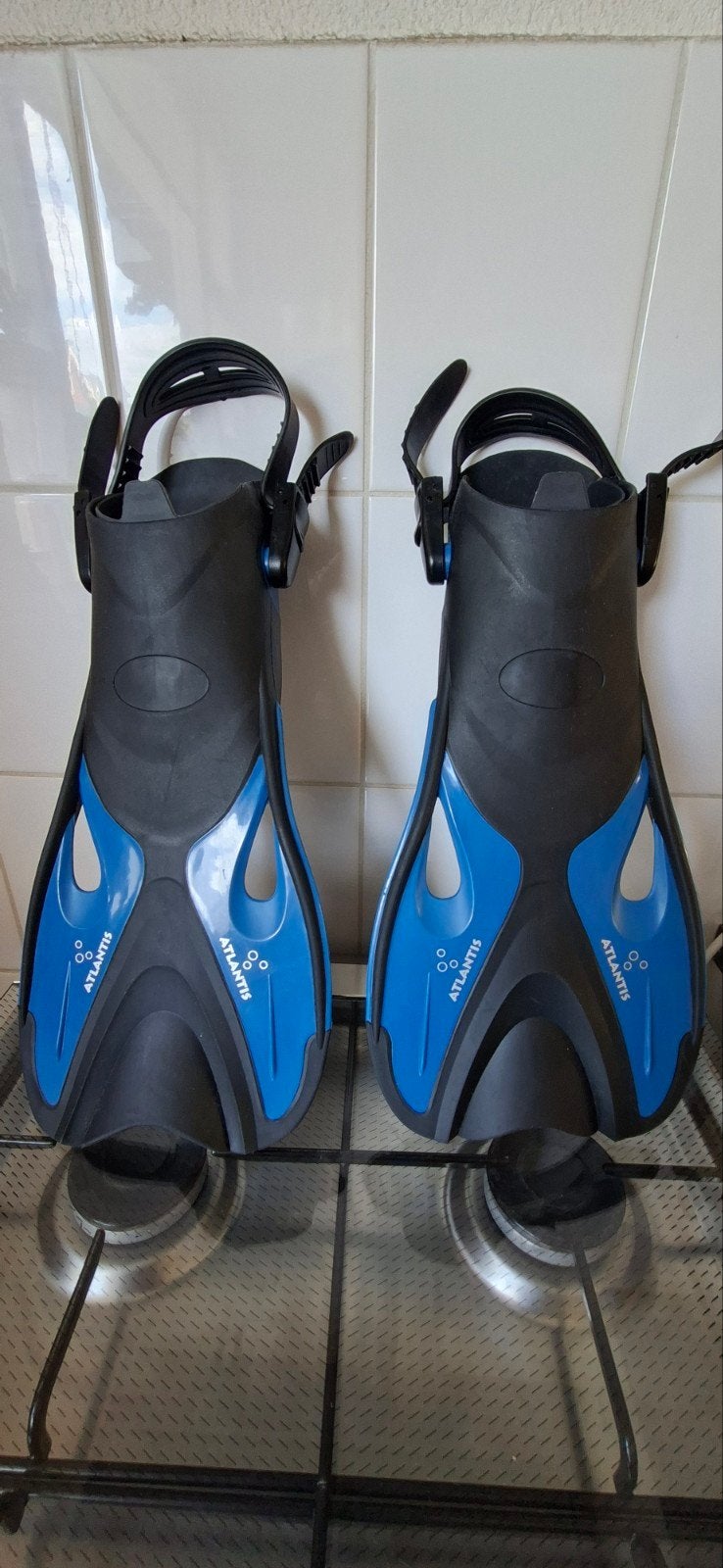 Atlantis Dolphin zwemvliezen maat 37/41 Z.G.A.N zie foto's, Ophalen of Verzenden, Zo goed als nieuw, Zwem- of Duikvliezen