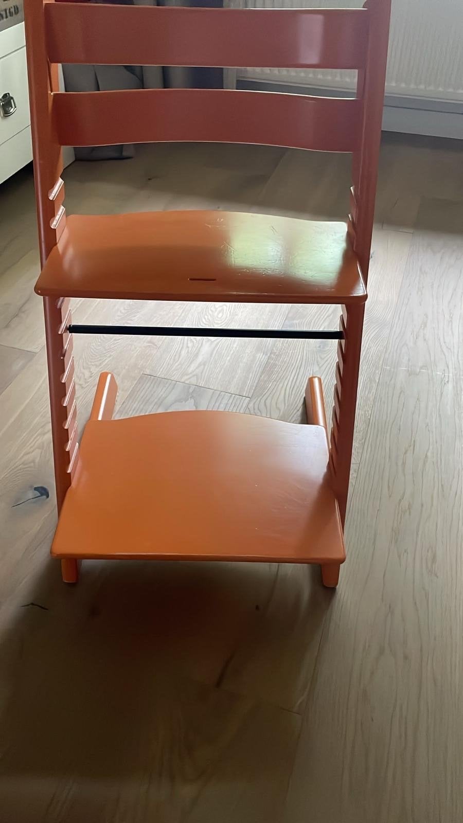 Stokke Tripp Trapp kinderstoel - Oranje, Kinderen en Baby's, Ophalen, Gebruikt, Meegroeistoel, Aanschuifbaar