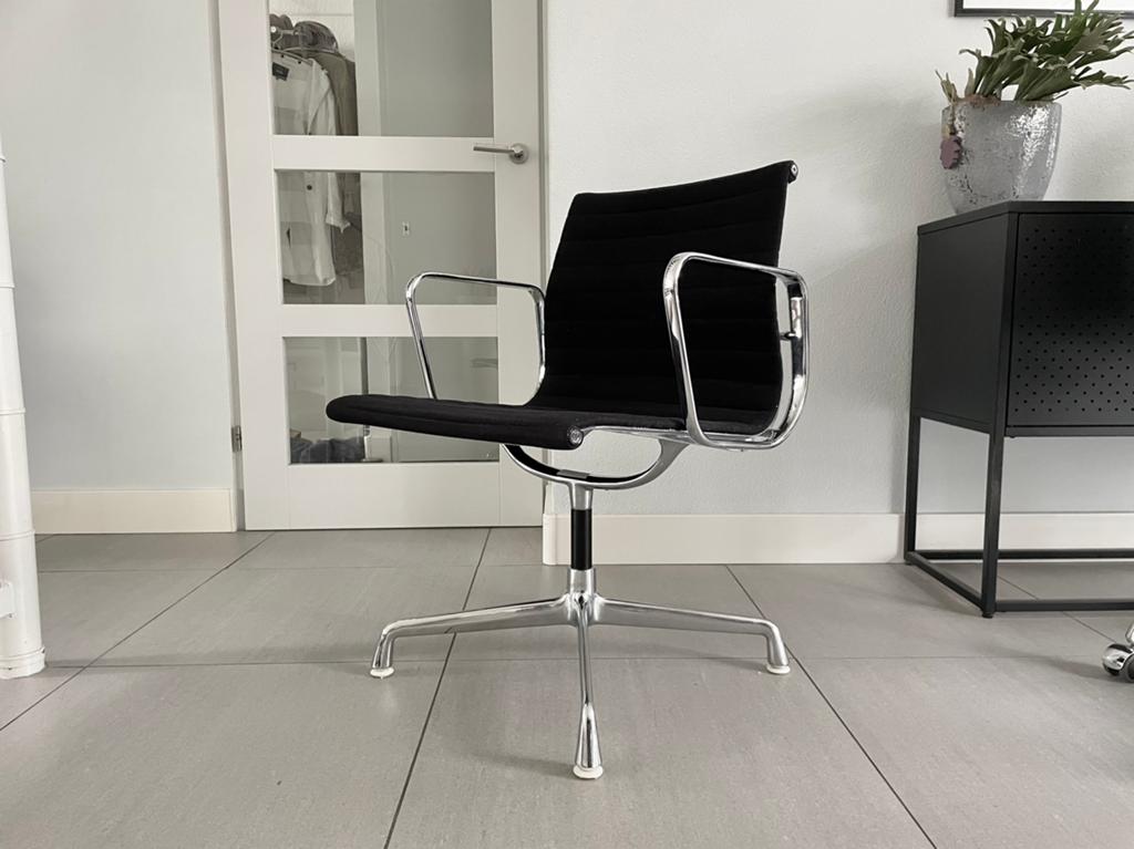 Herman miller Eames ea107 vintage hopsak zwart / chroom, Zwart, Ophalen of Verzenden, Zo goed als nieuw, Nvt