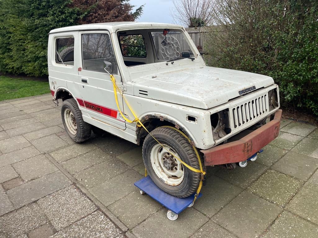 Suzuki Sj-410 1.0 V Gesl 4WD 1983 Wit, Auto's, 970 cc, 46 pk, 4 cilinders, 840 kg