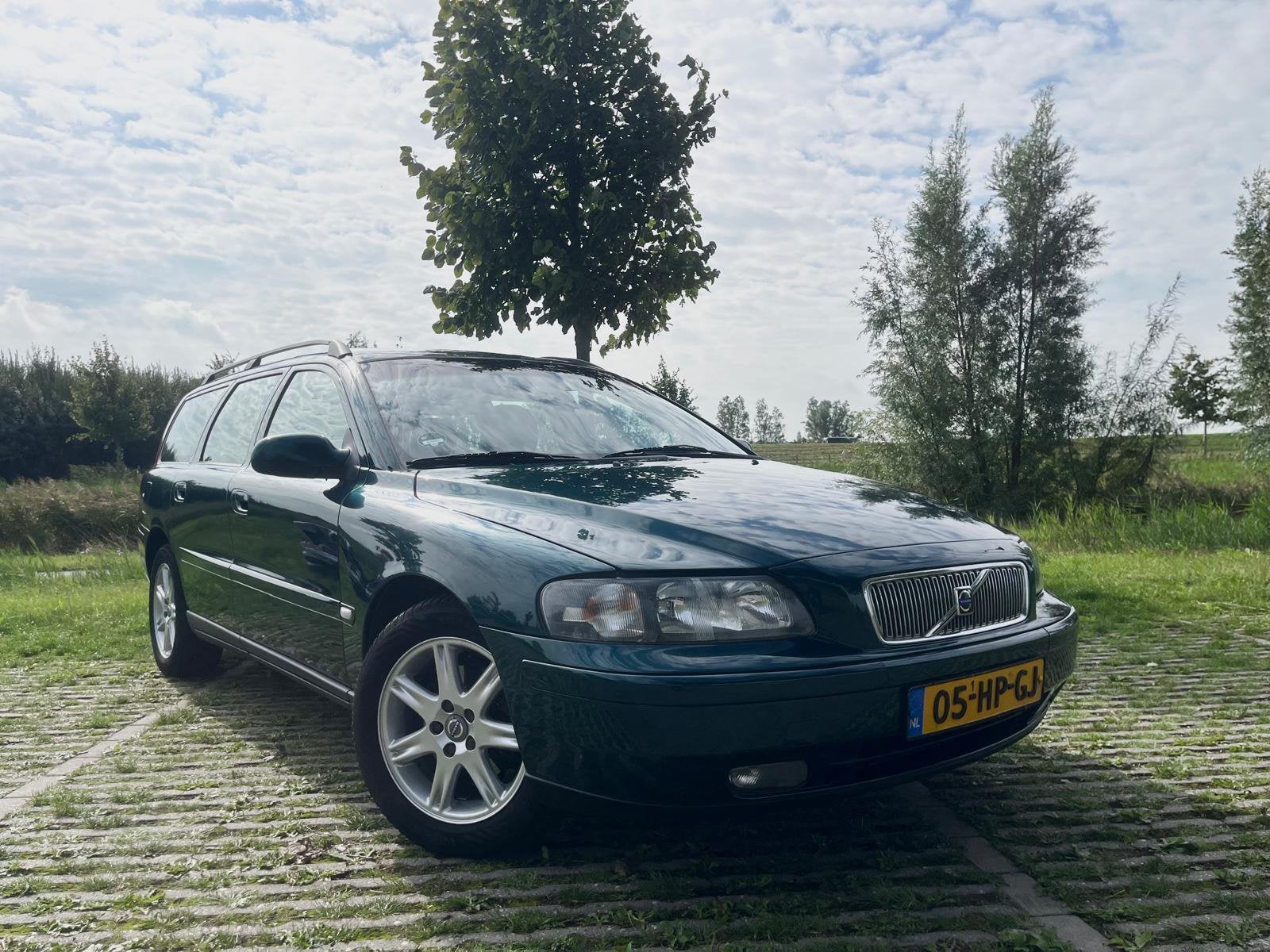Foto 3 van Volvo V70 2.4 140PK youngtimer 182dkm