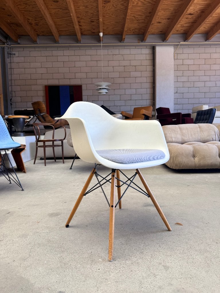 Vitra Eames DAW met vast kussen, Huis en Inrichting, Ophalen, Gebruikt, Wit, X
