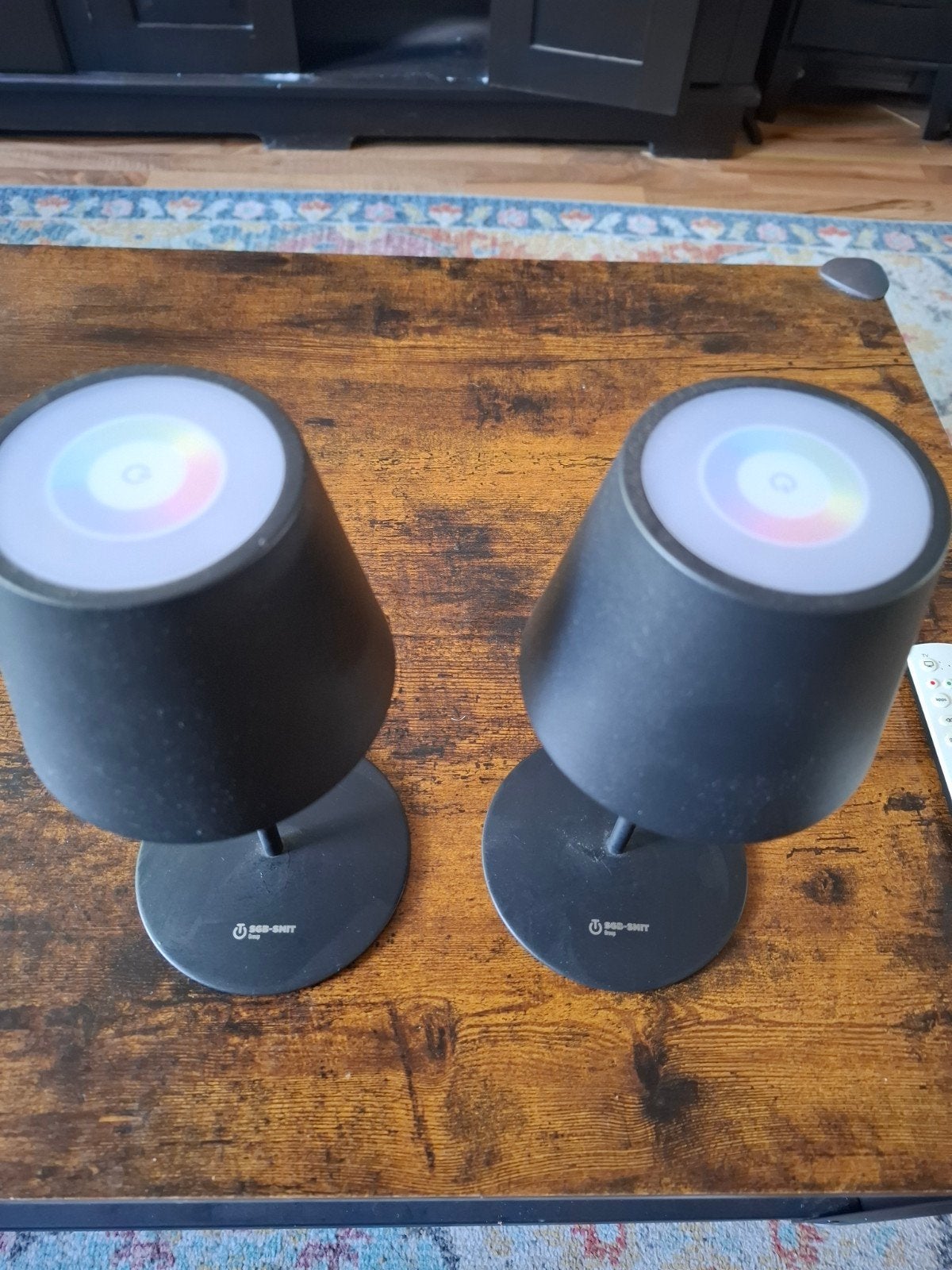 mooie oplaadbare ledlampen.met regenboog kleuren.€30 2 stuks, Ophalen of Verzenden