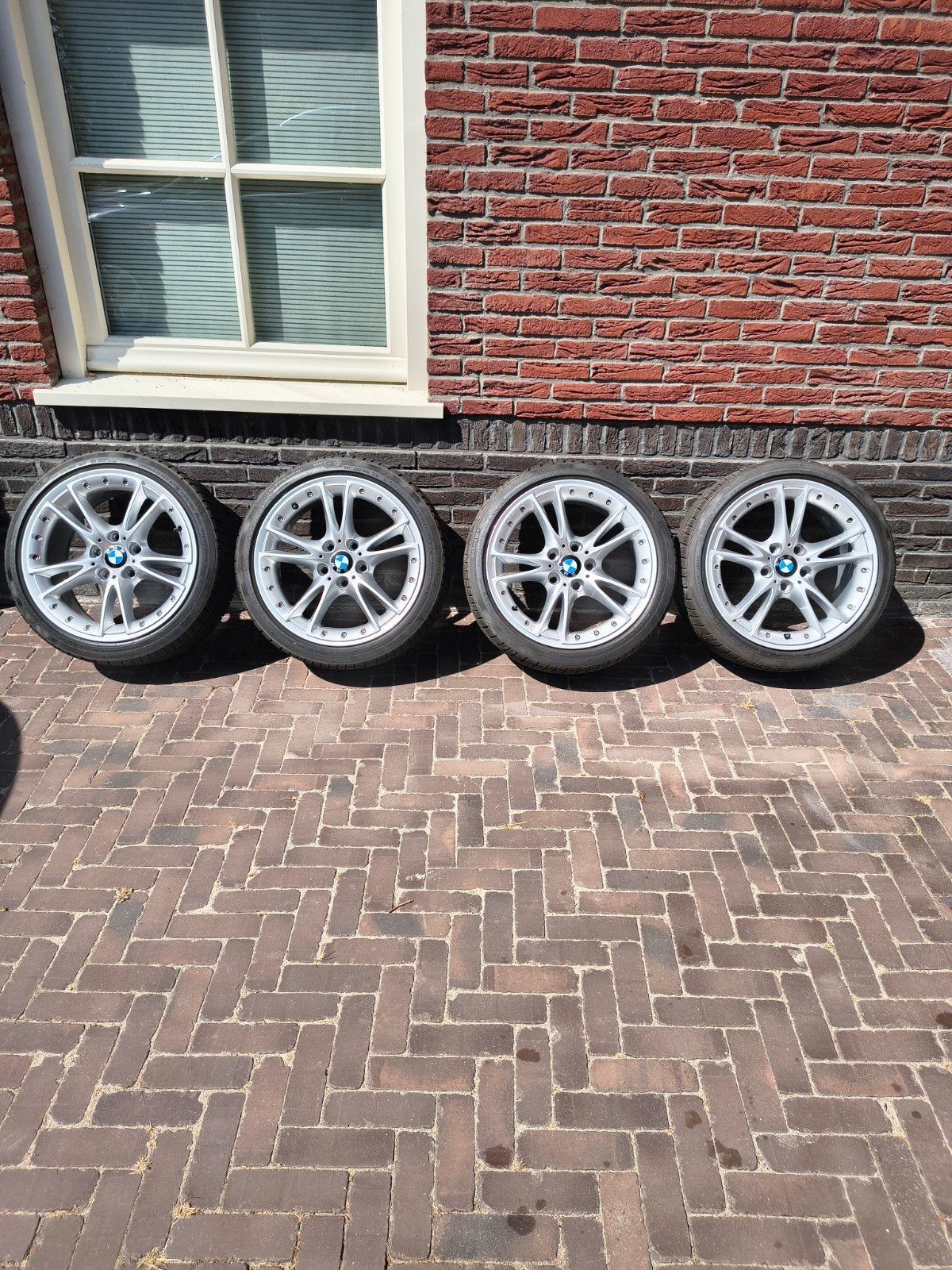 Originele BMW 18 inch breedset met winterbanden, Ophalen, 18 inch, Gebruikt, Banden en Velgen