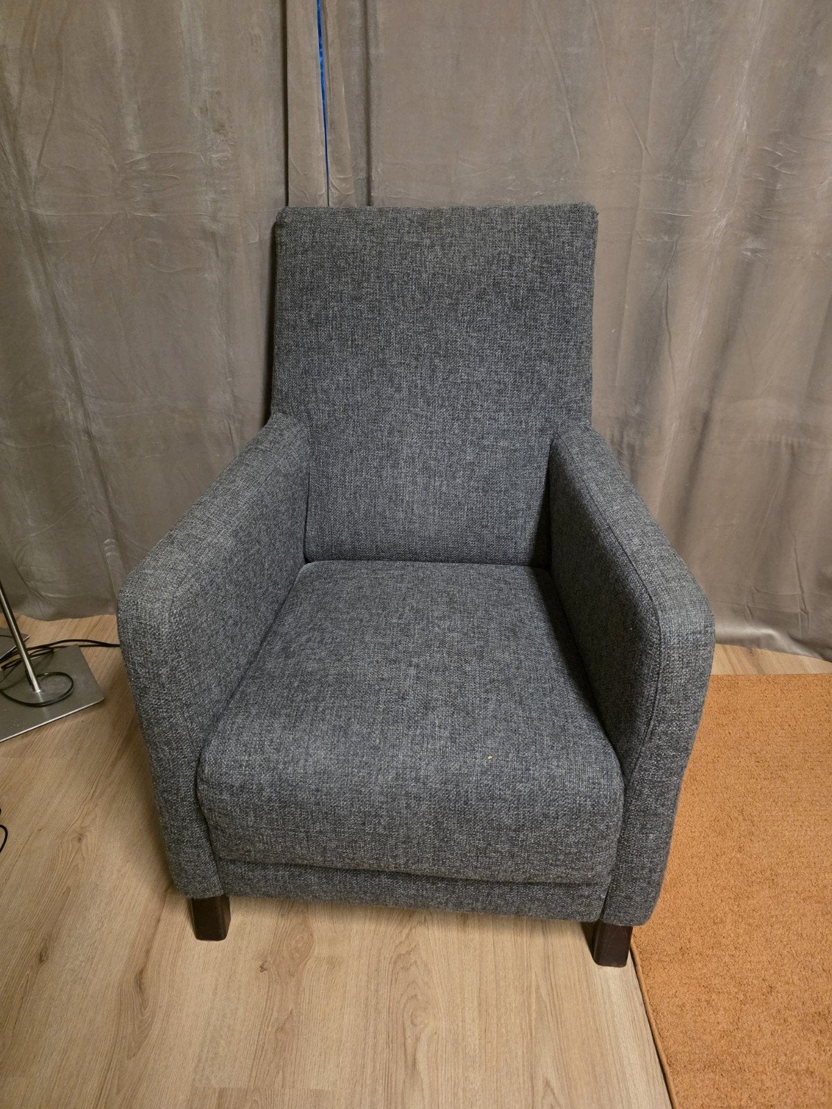 Comfortabele grijze fauteuil in goede staat, Ophalen, Gebruikt, 75 tot 100 cm, 75 tot 100 cm
