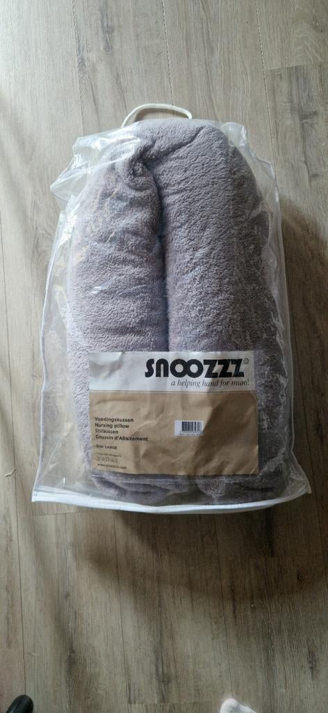 Snoozzz voedingskussen., Kinderen en Baby's, Babyvoeding en Toebehoren, Ophalen, Zo goed als nieuw, Voedingskussen