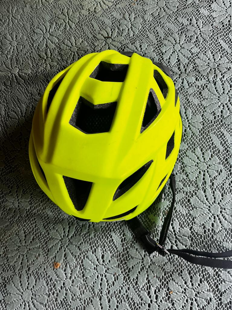 Fietshelm AGU s/m kind 52-58, Fietsen en Brommers, Ophalen of Verzenden, Zo goed als nieuw, S, Jongen