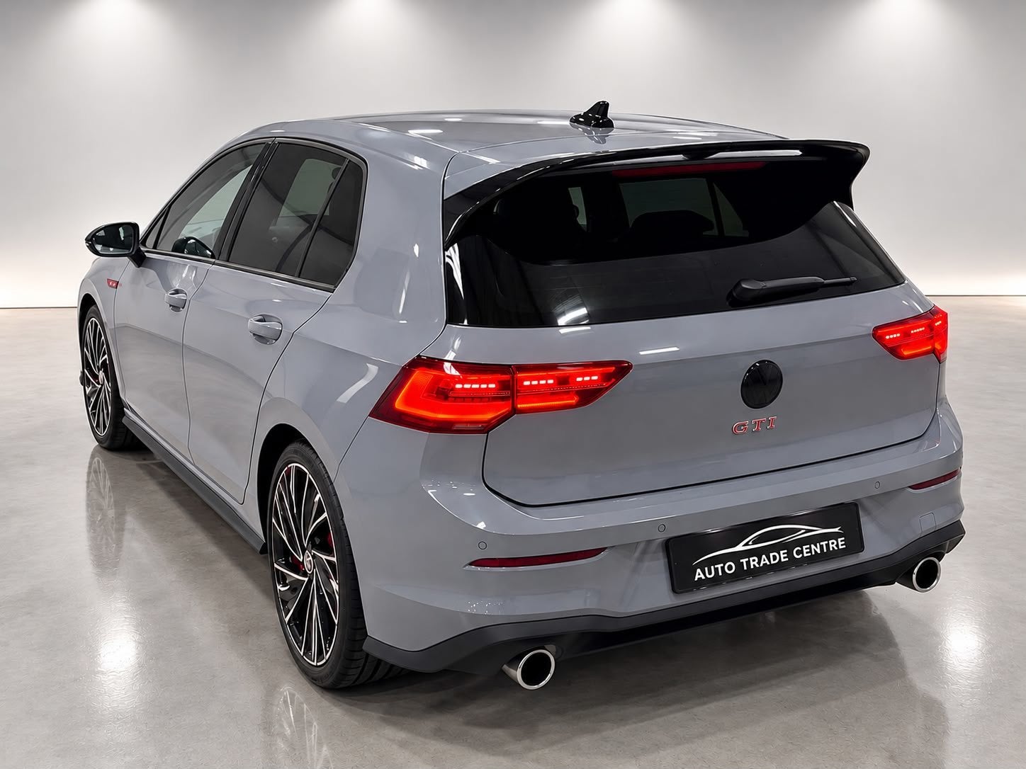 Volkswagen Golf 2.0 TSI GTI [Pano | HUD | H&K | Keyless | IQ, Dealer onderhouden, 730 kg, Euro 6, 4 cilinders