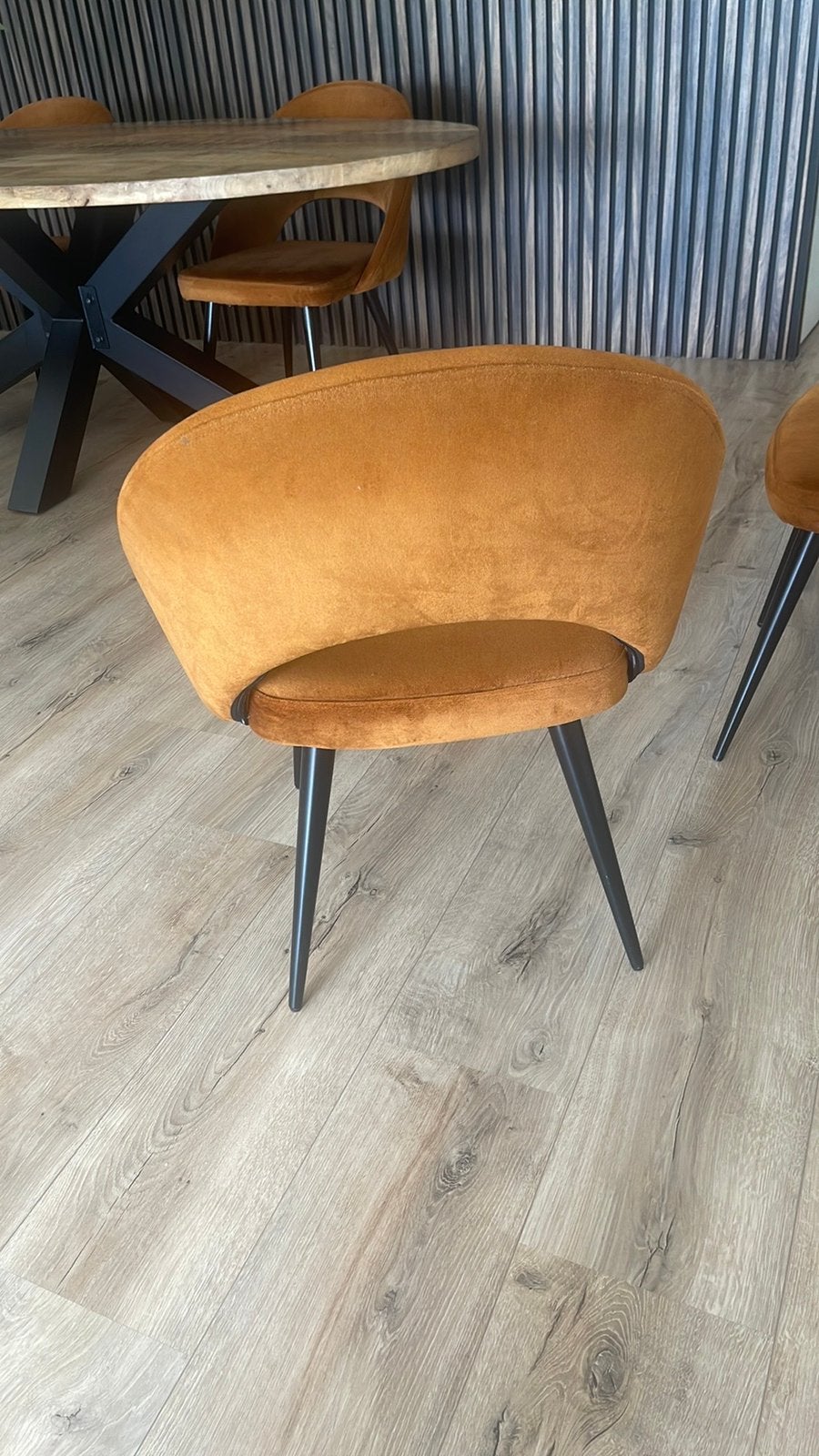 5x cognac fluweel stoel Nova Karwei, Huis en Inrichting, Ophalen, Gebruikt, Bruin, Vijf, Zes of meer stoelen