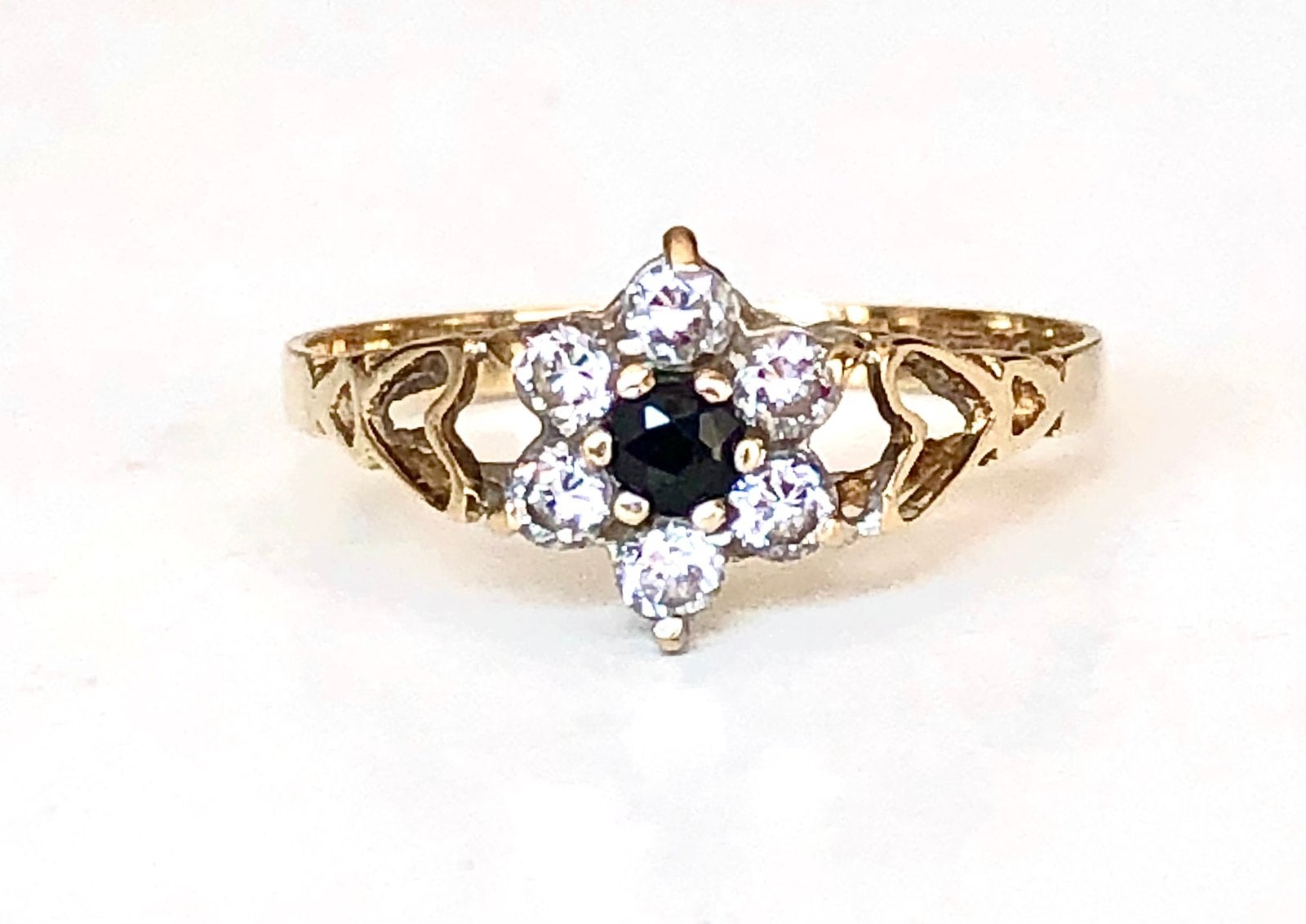 Vintage 9k gouden ring saffier zirkonia’s maat 17 1/4, Ophalen of Verzenden, Zo goed als nieuw, 17 tot 18, Dame