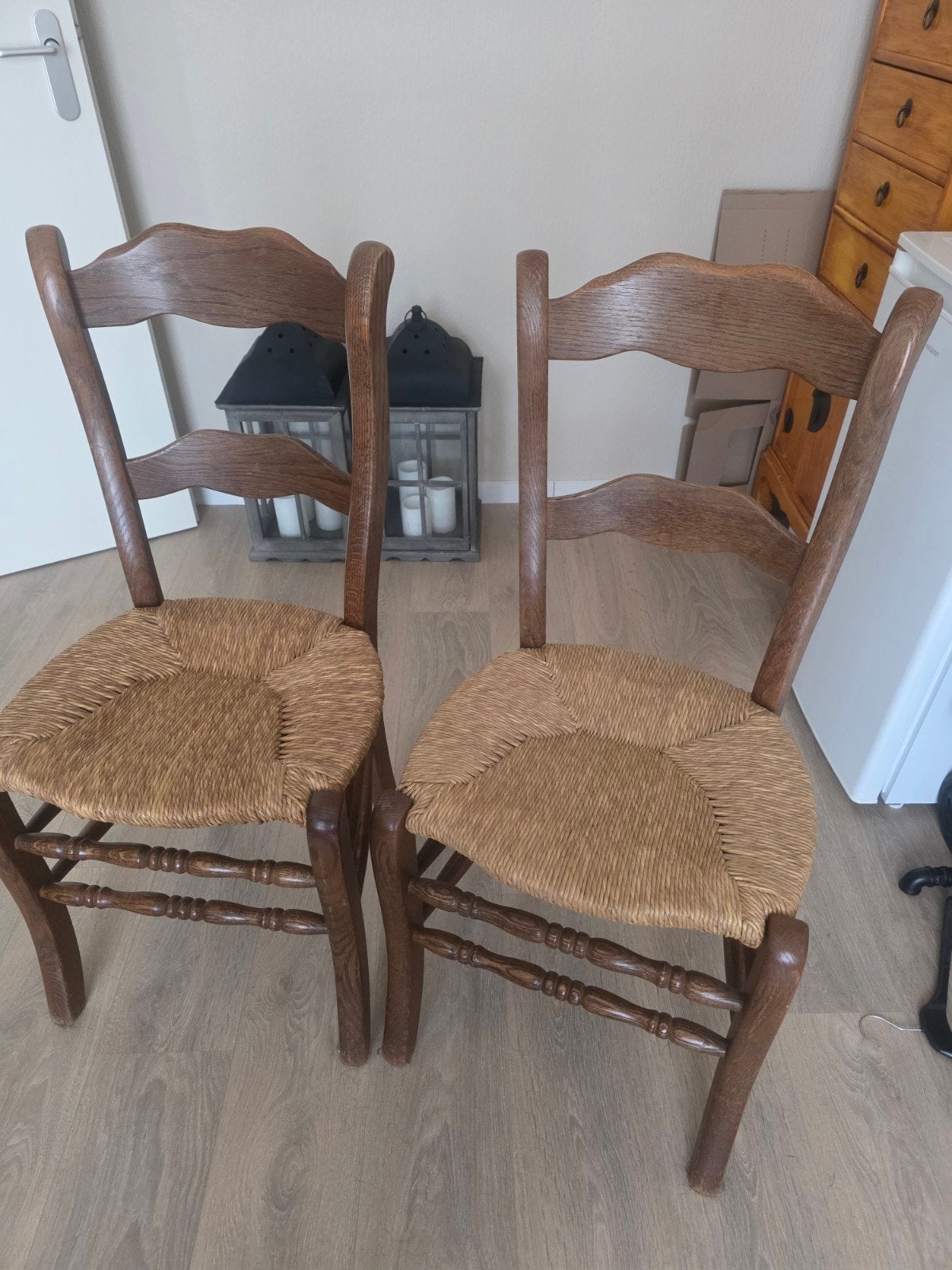 Set van 2 eiken stoelen met rieten zitting, Huis en Inrichting, Ophalen, Gebruikt, Twee, Bruin