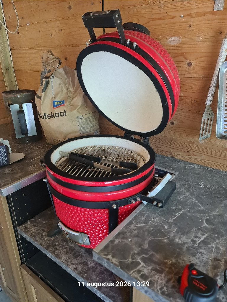 Rode Kamado, Tuin en Terras, Houtskoolbarbecues, Ophalen, Gebruikt, Kadado